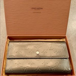 LOUIS VUITTON Monogram Vernis Sarah wallet!